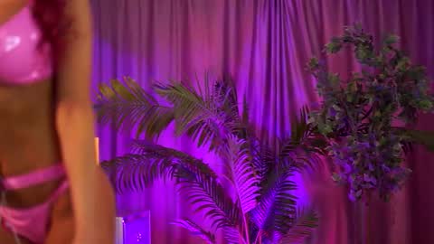 Tiff online show from November 7, 2025, 7:14 pm