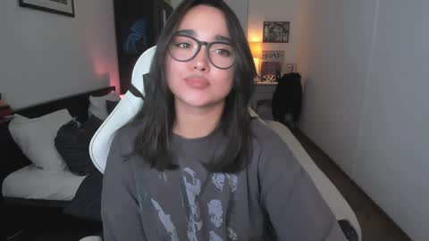  Tiffany  online show from December 22, 2024, 6:48 pm