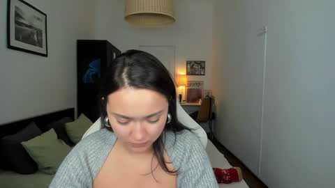  Tiffany  online show from January 5, 2025, 12:42 pm