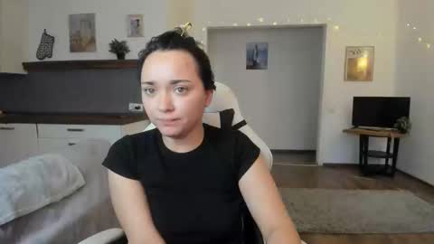  Tiffany  online show from January 24, 2025, 10:21 am