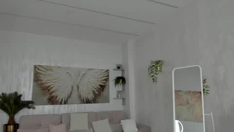 Tiffany Houston online show from March 26, 2026, 6:19 am