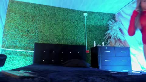 Snapshot of tiffanyy_deluxe chatting on February 23, 2026, 2:25 pm tiffanyy_deluxe online show from February 23, 2026, 2:25 pm