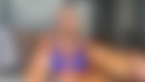 Snapshot of tiffstreatsxoxo chatting on July 7, 2026, 8:02 pm Tiffstreatsxoxo online show from July 7, 2026, 8:02 pm