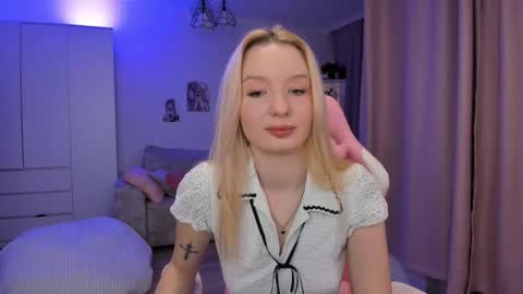 Snapshot of tiffy_fox chatting on November 29, 2025, 3:20 am Tiffany online show from November 29, 2025, 3:20 am