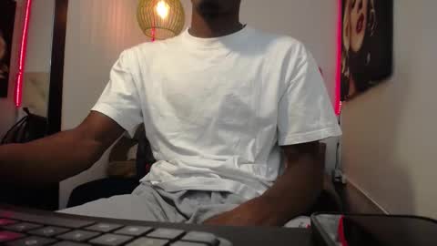 Snapshot of tigga_sall chatting on September 12, 2025, 3:17 am Tigga Sall online show from September 12, 2025, 3:17 am