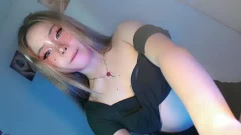 Snapshot of tight_elliana chatting on May 7, 2026, 8:36 pm tight_elliana online show from May 7, 2026, 8:36 pm