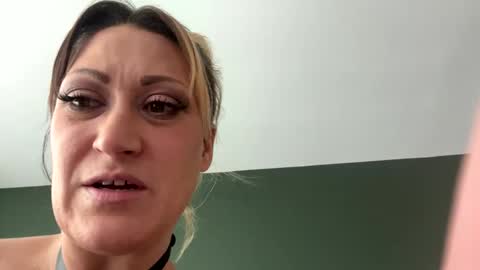 Snapshot of tightblnd chatting on October 5, 2025, 8:18 pm hotfirman92 online show from October 5, 2025, 8:18 pm