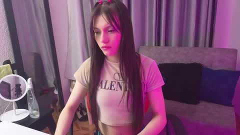 Snapshot of tiinajonus_ chatting on February 18, 2026, 4:08 am tiinajonus_ online show from February 18, 2026, 4:08 am