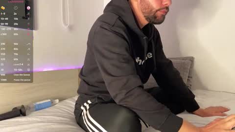 Tim Beard online show from December 18, 2025, 11:22 pm