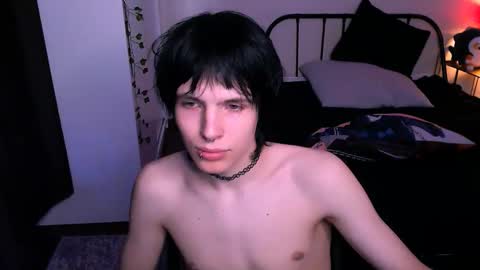 Snapshot of timi_moon chatting on October 28, 2025, 3:32 am timi_moon online show from October 28, 2025, 3:32 am