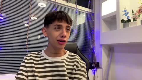 Snapshot of timothy_ross chatting on December 7, 2024, 4:53 am Timothy 21 years old online show from December 7, 2024, 4:53 am