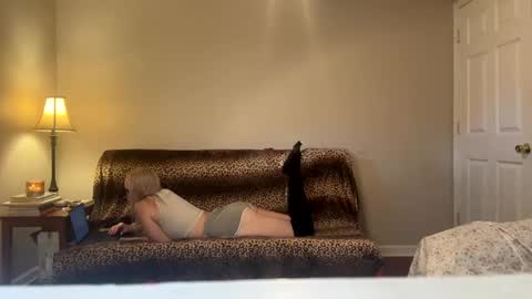 tinatinatina1738 online show from September 18, 2025, 5:37 pm