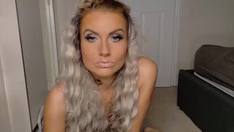 tinkerbell822 online show from February 17, 2026, 9:06 am