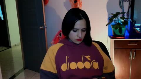 I AM BELLA  ----------- follow my  IG  TINNS 69 online show from October 27, 2025, 12:47 am