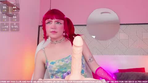 Snapshot of tiny__emmy chatting on December 23, 2024, 3:55 pm Emmy blue berry1 online show from December 23, 2024, 3:55 pm