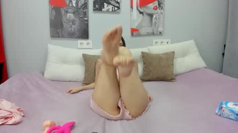 Snapshot of tiny__juju chatting on November 8, 2025, 5:29 am JuJu online show from November 8, 2025, 5:29 am