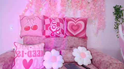 Tiny  online show from April 7, 2026, 7:09 am