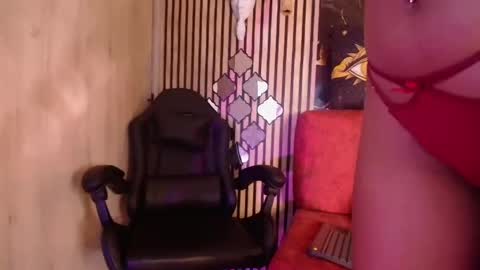 Tiny  online show from May 7, 2026, 4:51 am