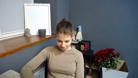 Snapshot of tiny_felicity chatting on February 22, 2025, 7:34 am Gloria online show from February 22, 2025, 7:34 am