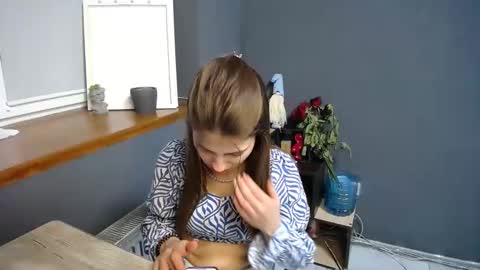 Snapshot of tiny_felicity chatting on March 3, 2025, 7:21 am Gloria online show from March 3, 2025, 7:21 am