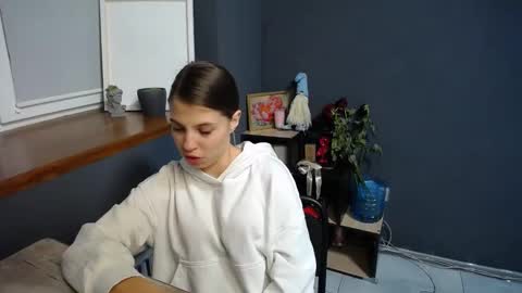 Snapshot of tiny_felicity chatting on March 5, 2025, 10:55 am Gloria online show from March 5, 2025, 10:55 am