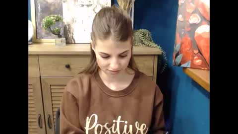 Snapshot of tiny_felicity chatting on November 18, 2025, 7:24 am Gloria online show from November 18, 2025, 7:24 am