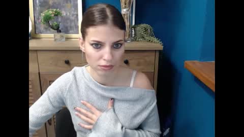 Snapshot of tiny_felicity chatting on November 19, 2025, 7:30 am Gloria online show from November 19, 2025, 7:30 am