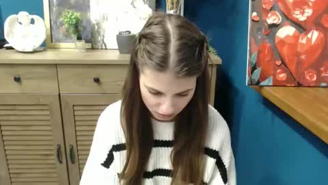 Snapshot of tiny_felicity chatting on November 24, 2025, 8:03 am Gloria online show from November 24, 2025, 8:03 am