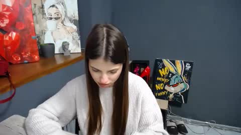 Snapshot of tiny_felicity chatting on December 1, 2025, 8:08 am Gloria online show from December 1, 2025, 8:08 am