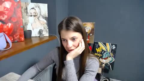 Snapshot of tiny_felicity chatting on December 15, 2025, 7:01 am Gloria online show from December 15, 2025, 7:01 am