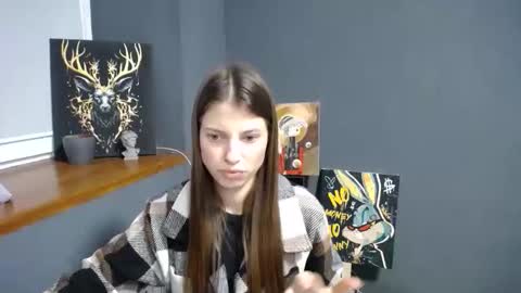 Snapshot of tiny_felicity chatting on December 16, 2025, 7:02 am Gloria online show from December 16, 2025, 7:02 am