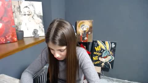 Snapshot of tiny_felicity chatting on December 19, 2025, 7:37 am Gloria online show from December 19, 2025, 7:37 am