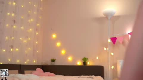 Lyssa     online show from December 2, 2024, 5:04 pm