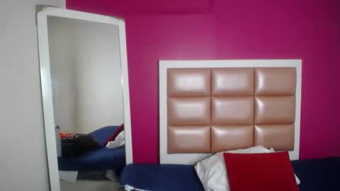 Snapshot of tiny_sarah1 chatting on November 4, 2025, 4:33 am tiny_sarah1 online show from November 4, 2025, 4:33 am