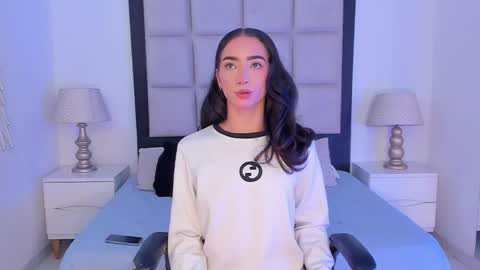 Snapshot of tiny_thomm chatting on January 8, 2026, 4:04 am Thomm Independent Model online show from January 8, 2026, 4:04 am