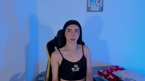 Thomm  Independent Model online show from June 25, 2026, 12:10 am