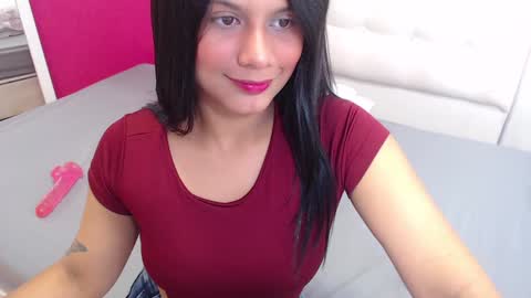 tiny_whore18 online show from February 1, 2025, 3:39 pm