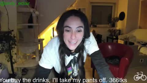 Snapshot of tiny_williams chatting on January 5, 2026, 6:55 pm Tiny online show from January 5, 2026, 6:55 pm