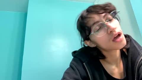 tinyhairycherry online show from October 21, 2025, 4:24 am