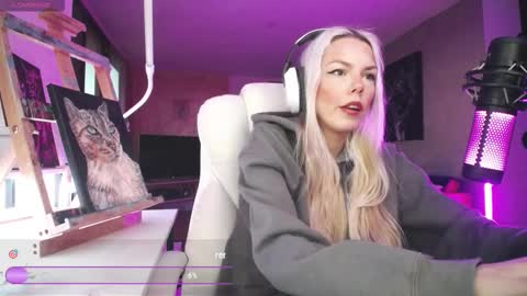 stage Kylie Sinner  brand CLITBAIT online show from March 4, 2026, 10:27 pm