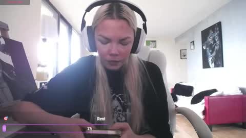 Snapshot of tinykylie chatting on May 31, 2026, 10:22 pm stage Kylie Sinner brand CLITBAIT online show from May 31, 2026, 10:22 pm