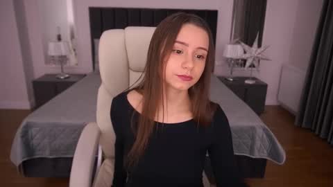 tinynataliee online show from December 15, 2025, 2:38 am