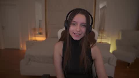 Snapshot of tinynataliee chatting on March 2, 2026, 4:36 am tinynataliee online show from March 2, 2026, 4:36 am