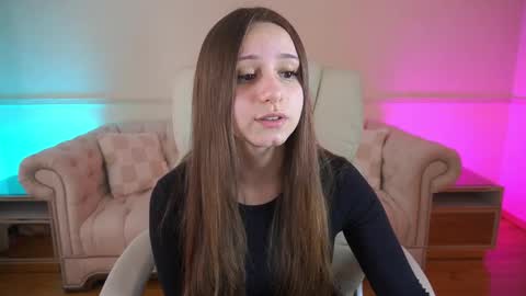 Snapshot of tinynataliee chatting on April 1, 2026, 12:39 pm tinynataliee online show from April 1, 2026, 12:39 pm