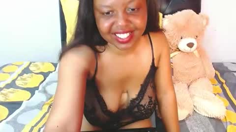 tinyrose18 online show from January 22, 2025, 7:13 pm