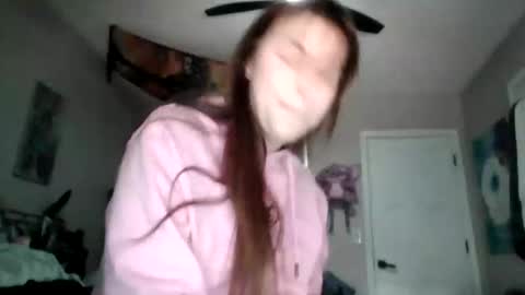 tinytittiexx online show from April 23, 2026, 6:32 pm