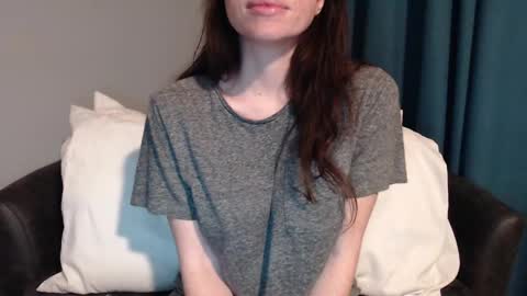 TinyyTina online show from December 25, 2024, 11:33 am