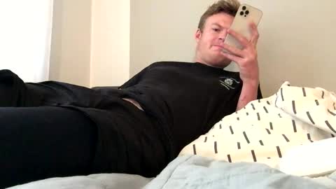 tippedrobin4830 online show from November 10, 2025, 1:43 pm