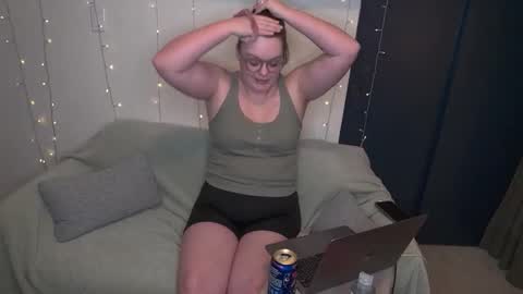 Tippy online show from December 22, 2024, 3:22 am