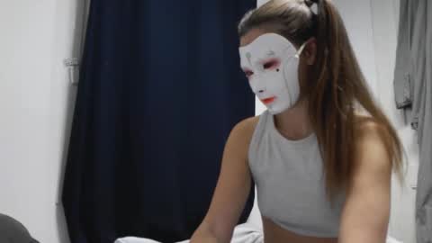 Tinks online show from November 24, 2025, 9:14 pm